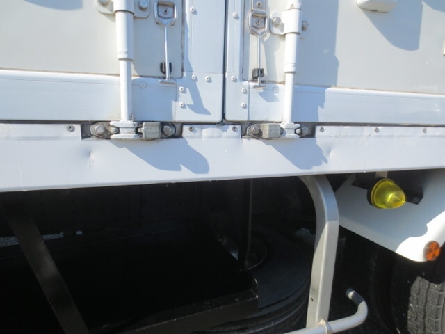 三菱ふそうキャンター冷凍車（冷蔵車）小型（2t・3t）[写真21]