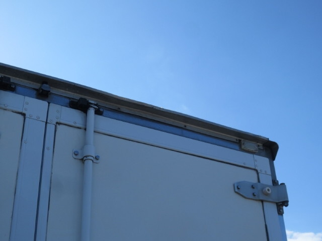 三菱ふそうキャンター冷凍車（冷蔵車）小型（2t・3t）[写真22]