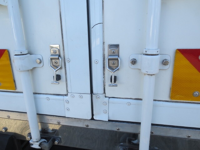 三菱ふそうキャンター冷凍車（冷蔵車）小型（2t・3t）[写真23]