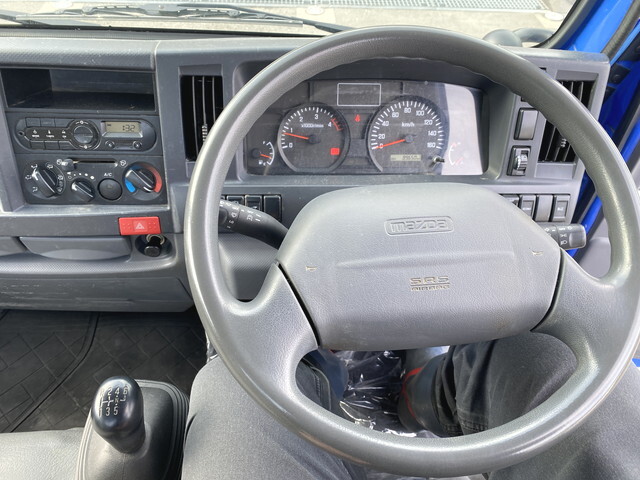 マツダタイタン平ボディ小型（2t・3t）[写真09]