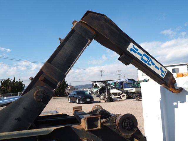 いすゞフォワードコンテナ専用車増トン（6t・8t）[写真11]