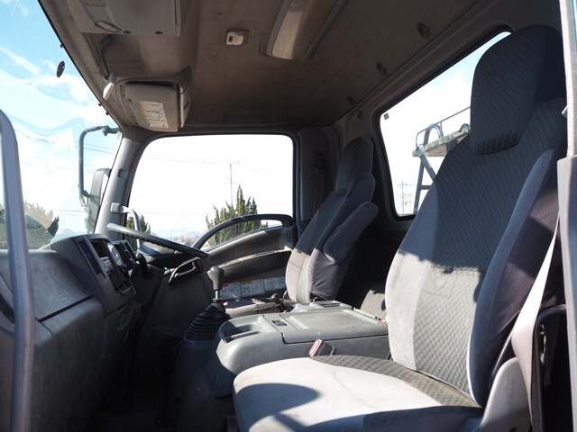 いすゞフォワードコンテナ専用車増トン（6t・8t）[写真30]