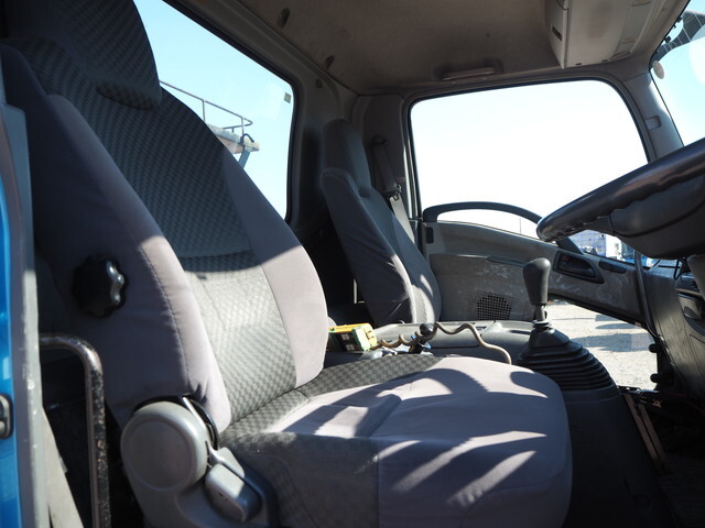 いすゞフォワードコンテナ専用車増トン（6t・8t）[写真31]