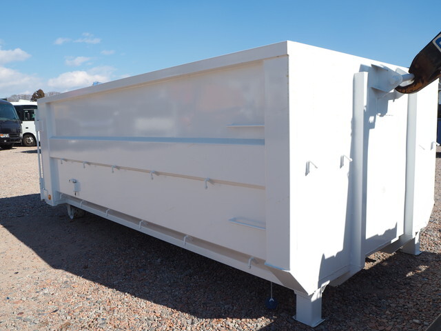 いすゞフォワードコンテナ専用車増トン（6t・8t）[写真36]