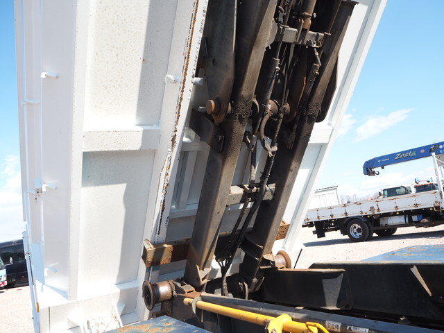 いすゞフォワードコンテナ専用車増トン（6t・8t）[写真40]