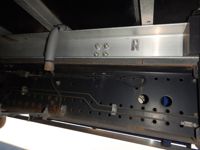 いすゞフォワード冷凍車（冷蔵車）増トン（6t・8t）[写真10]