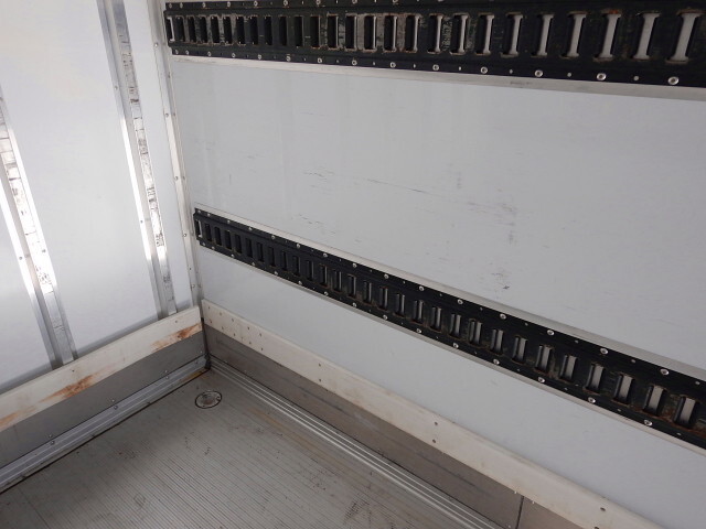 いすゞフォワード冷凍車（冷蔵車）増トン（6t・8t）[写真29]