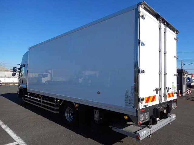 いすゞフォワード冷凍車（冷蔵車）増トン（6t・8t）[写真03]