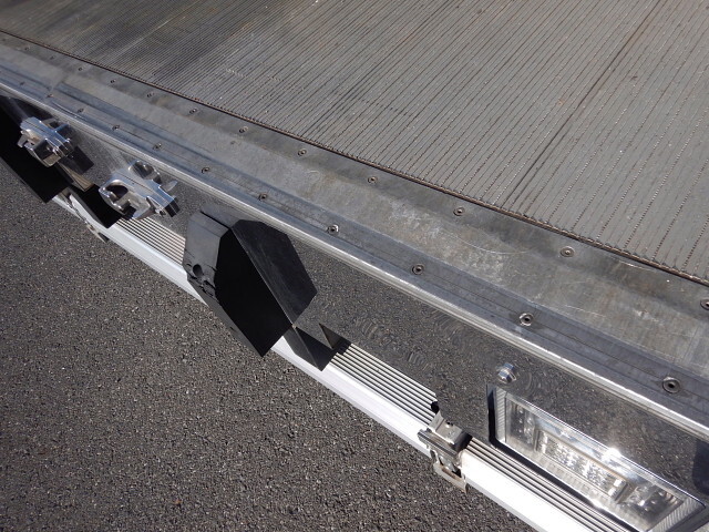 いすゞフォワード冷凍車（冷蔵車）増トン（6t・8t）[写真35]