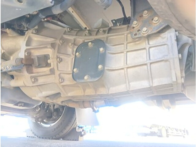 トヨタトヨエース平ボディ小型（2t・3t）[写真13]