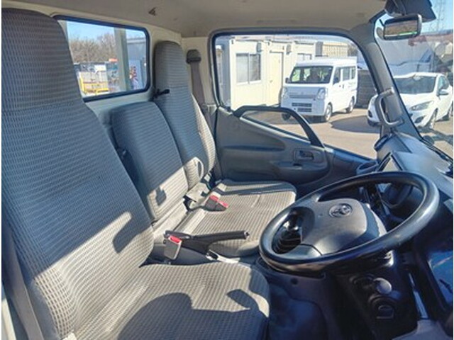 トヨタトヨエース平ボディ小型（2t・3t）[写真20]