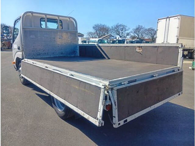 トヨタトヨエース平ボディ小型（2t・3t）[写真08]