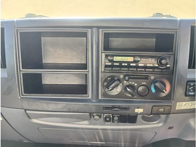 いすゞフォワードアルミブロック中型（4t）[写真22]