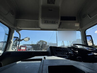 三菱ふそうスーパーグレートコンテナ専用車大型（10t）[写真11]