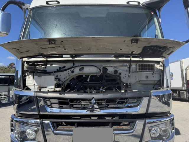 三菱ふそうスーパーグレートコンテナ専用車大型（10t）[写真12]