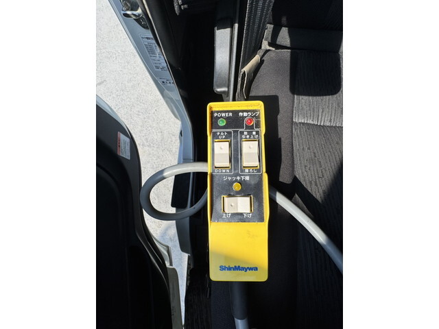 三菱ふそうスーパーグレートコンテナ専用車大型（10t）[写真20]