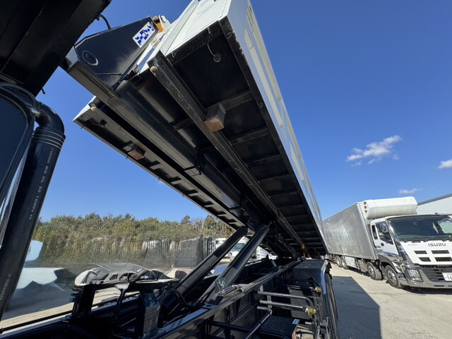 三菱ふそうスーパーグレートコンテナ専用車大型（10t）[写真25]