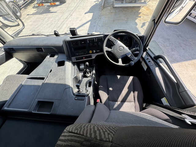 三菱ふそうスーパーグレートコンテナ専用車大型（10t）[写真08]