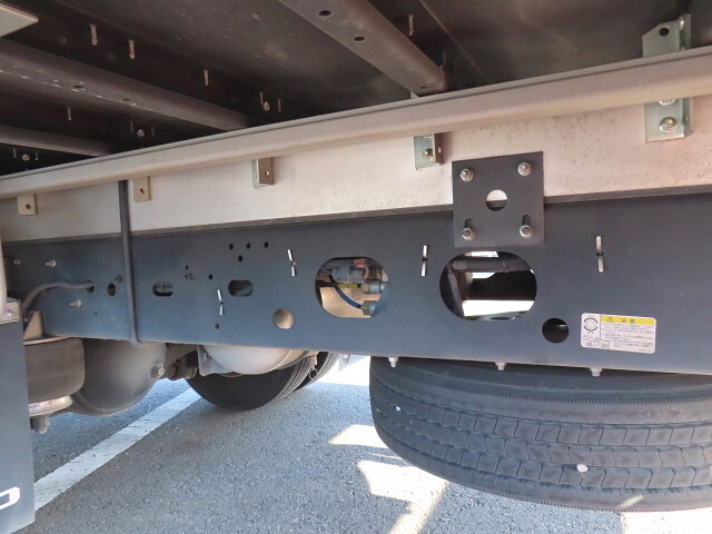 いすゞフォワードアルミウイング中型（4t）[写真11]