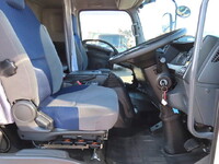 いすゞフォワードアルミウイング中型（4t）[写真21]