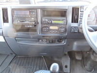 いすゞフォワードアルミウイング中型（4t）[写真24]