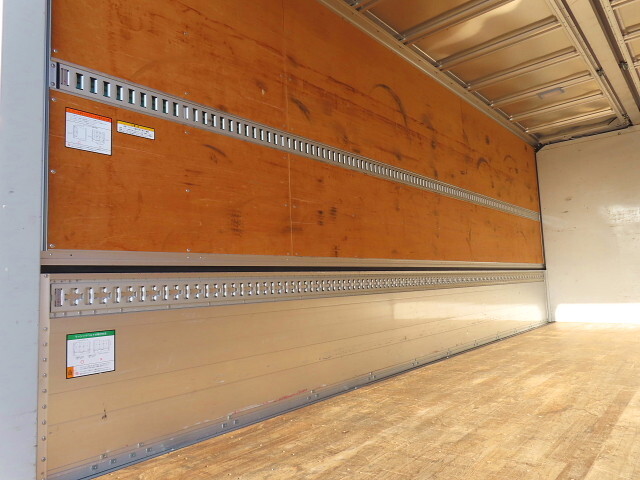 いすゞフォワードアルミウイング中型（4t）[写真32]