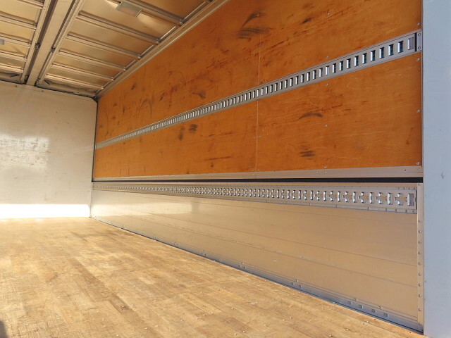 いすゞフォワードアルミウイング中型（4t）[写真33]