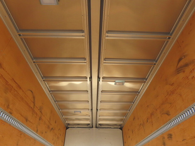 いすゞフォワードアルミウイング中型（4t）[写真34]