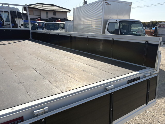 三菱ふそうファイタークレーン4段中型（4t）[写真11]