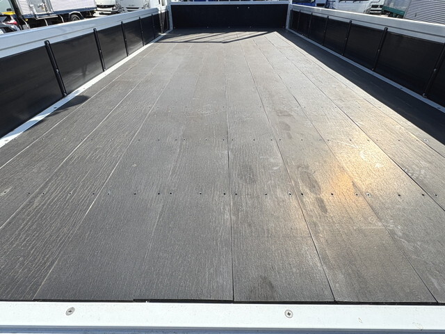 三菱ふそうファイタークレーン4段中型（4t）[写真12]