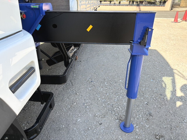 三菱ふそうファイタークレーン4段中型（4t）[写真17]