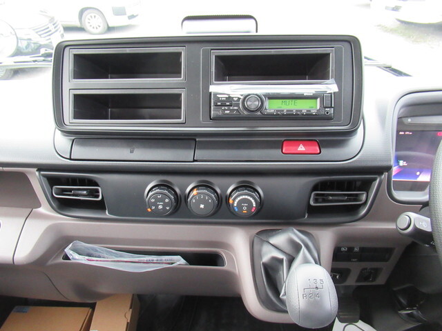 三菱ふそうキャンターダンプ小型（2t・3t）[写真22]