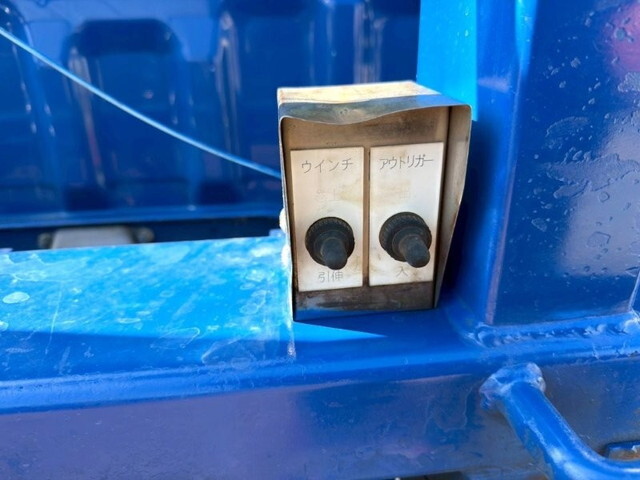 三菱ふそうスーパーグレートセルフローダー大型（10t）[写真10]