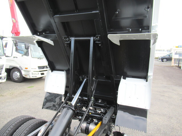 三菱ふそうキャンターダンプ小型（2t・3t）[写真11]