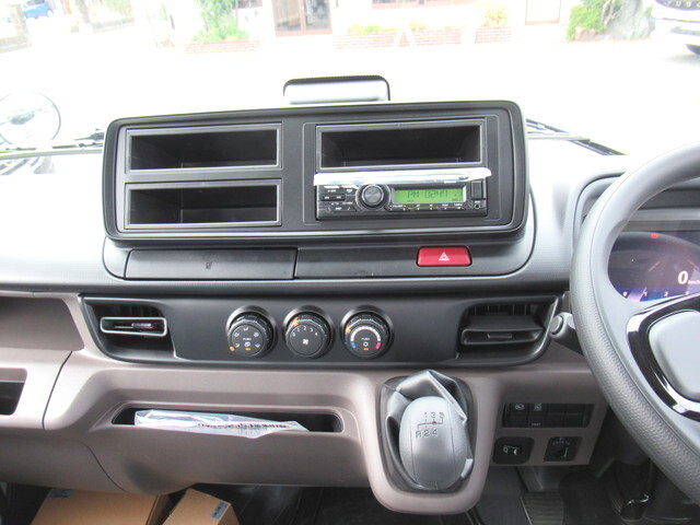 三菱ふそうキャンターダンプ小型（2t・3t）[写真22]