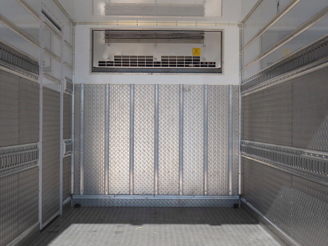 いすゞエルフ冷凍車（冷蔵車）小型（2t・3t）[写真28]