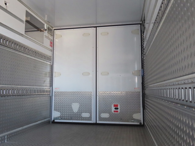 いすゞエルフ冷凍車（冷蔵車）小型（2t・3t）[写真36]