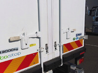 いすゞエルフ冷凍車（冷蔵車）小型（2t・3t）[写真40]