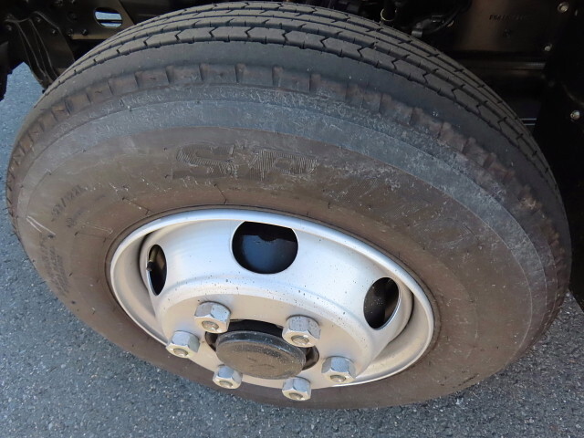 三菱ふそうファイターアルミブロック中型（4t）[写真14]