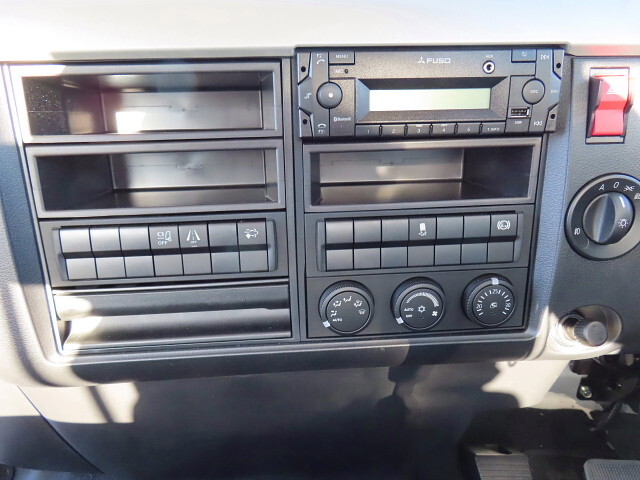 三菱ふそうファイターアルミブロック中型（4t）[写真23]