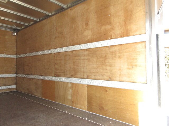 三菱ふそうキャンターパネルバン小型（2t・3t）[写真11]