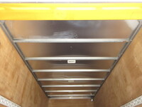 三菱ふそうキャンターパネルバン小型（2t・3t）[写真13]