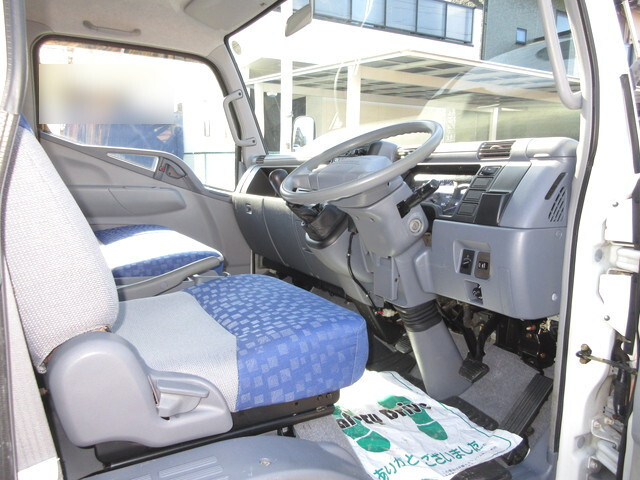 三菱ふそうキャンターパネルバン小型（2t・3t）[写真17]