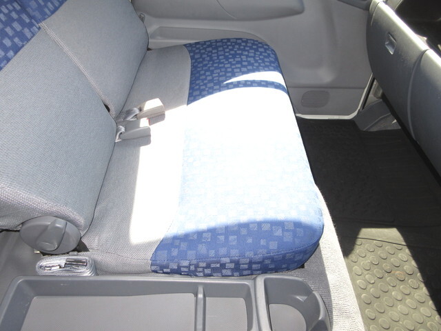 三菱ふそうキャンターパネルバン小型（2t・3t）[写真19]