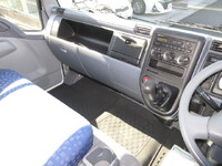 三菱ふそうキャンターパネルバン小型（2t・3t）[写真25]