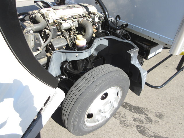 三菱ふそうキャンターパネルバン小型（2t・3t）[写真25]