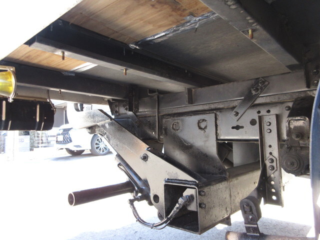 三菱ふそうキャンターパネルバン小型（2t・3t）[写真35]