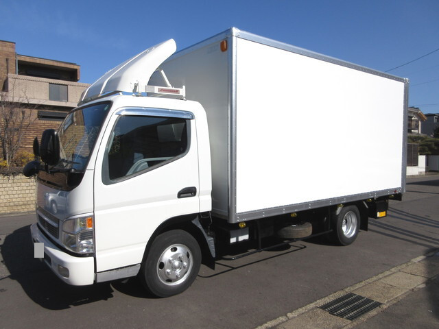 三菱ふそうキャンターパネルバン小型（2t・3t）[写真04]