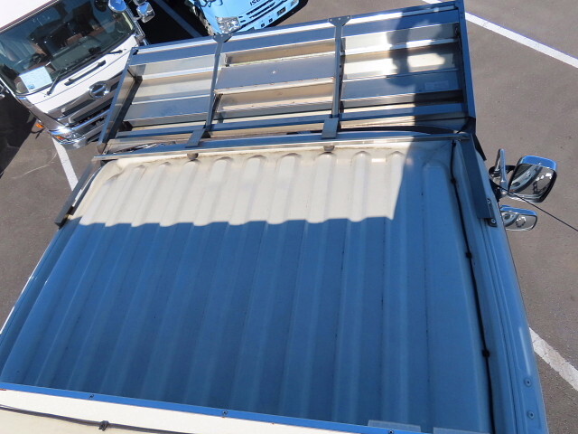 日野プロフィアダンプ大型（10t）[写真35]