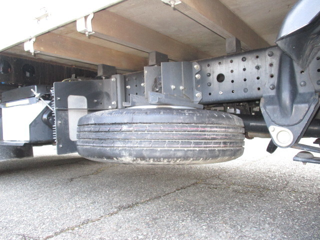 三菱ふそうキャンター平ボディ小型（2t・3t）[写真15]